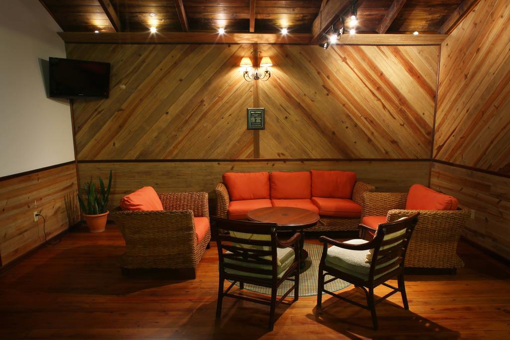 The Lodge & Spa At Pico Bonito El Pino Εξωτερικό φωτογραφία